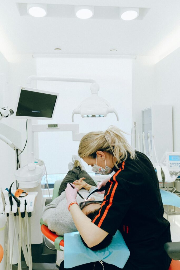 dentysta 3 Znieczulenie zęba ile trwa i co wpływa na jego działanie
